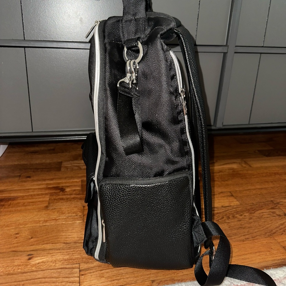 EUC Itzy Ritzy Boss Plus Diaper Bag Black - Picture 9 of 9